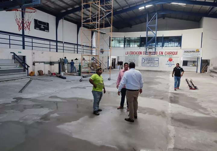 El conocido gimnasio escolar es utilizado por la población chiricana. Foto: Mayra Madrid