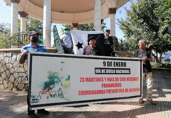  La Coordinadora Patriótica de Herrera recordó  a los mártires del 9 de enero. Foto: Thays Domínguez