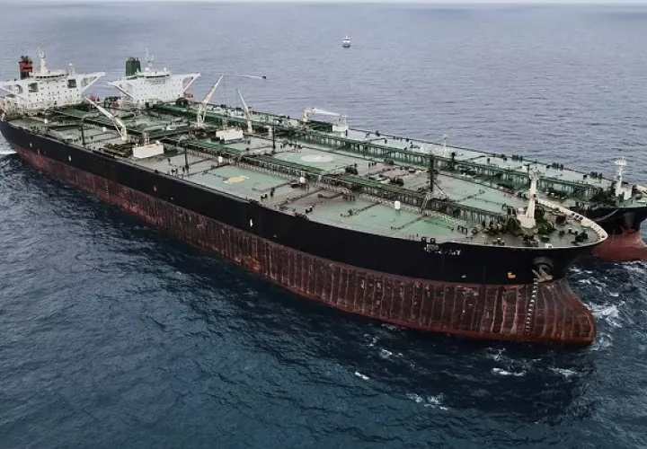 El barco "MT Freya", bajo bandera panameña, fue retenido en 2021 por sospechas de contrabando. Foto: EFE