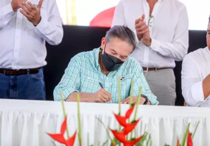El presidente Laurentino Cortizo sanciona Ley de Política Agroalimentaria de Estado. Foto: Cortesía