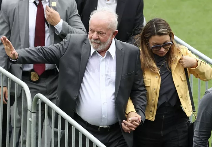 El presidente de Brasil, Luiz Inacio Lula da Silva, acompañado de la primera dama, Rosângela 'Janja' da Silva. Foto:EFE 
