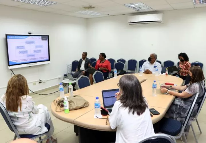 En este periodo lectivo se realizaron según el informe, diplomados dirigidos a docentes en servicio activo de los diferentes niveles de formación.