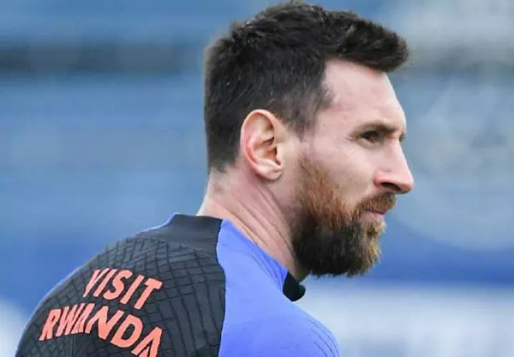 Leo Messi en el entrenamiento del PSG de Francia. Foto: Twitter