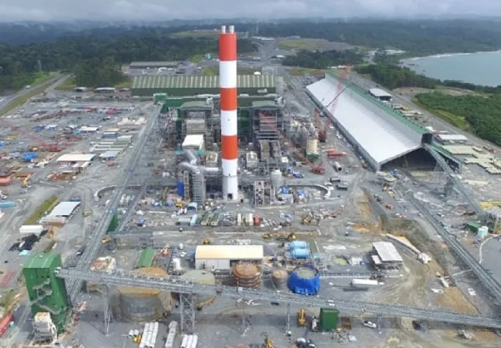 Planta termoeléctrica de la minera, cuyo funcionamiento también es una interrogante de los diputados. Foto: Archivo