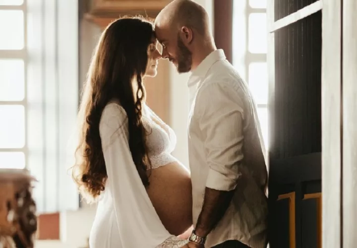 El sexo y embarazo tiene sus beneficios. Foto: Pexels