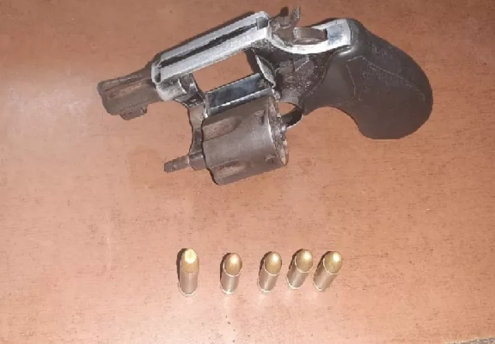 Quienes entreguen armas de fuego recibirán vales de alimentos cuyo monto será con base en las condiciones en que se encuentre  la misma. Foto. Eric Montenegro