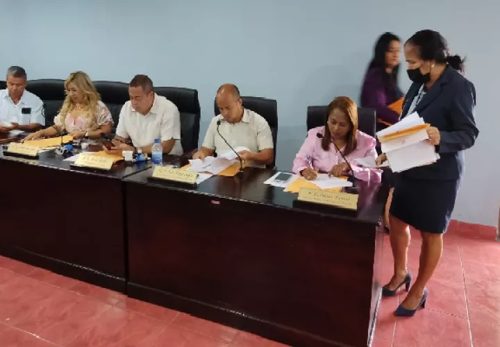 Los ediles podrán aportar información para ir depurando del padrón electoral a las personas ya fallecidas. Foto. Eric Montenegro