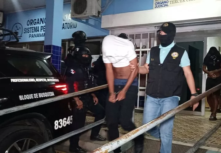 Los secuestradores habían logrado realizar transferencias por un monto de $10,500 a través de las tarjetas bancarias del hombre raptado. Foto. Eric Montenegro