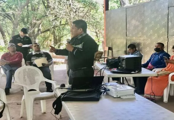 Solicitaron instalar paneles solares, electricidad y wifi en los centros escolares para garantizar una educación con calidad para los pueblos originarios.