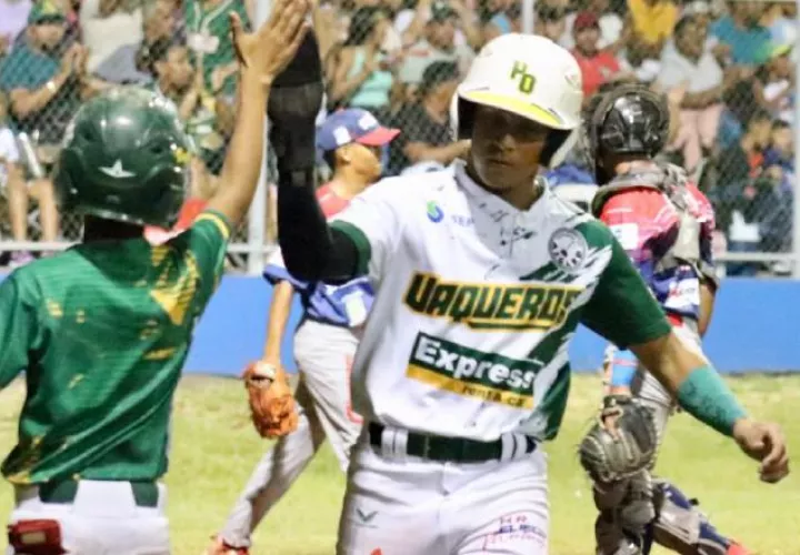 Panamá Oeste es el único invicto y líder del béisbol juvenil. Foto: Fedebeis
