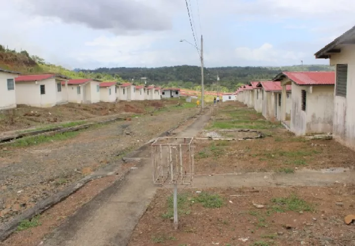 La construcción de las 250 casas en su inicio estaba planeada para alojar a las familias que en el año 2007 resultaron damnificadas por el desbordamiento del río Caimito. Foto. Archivo