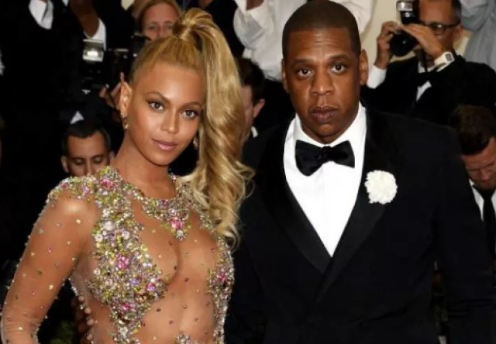 Beyoncé Knowles y Jay Z cuando su relación amorosa era fluida. Foto: EFE