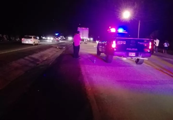 Operaciones del Tránsito de la Policía Nacional de Divisa y el Ministerio Público atendieron el accidente. Foto. Melquiades Vásquez