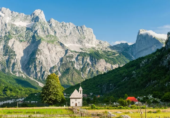 Paisaje montañoso en Albania. EFE