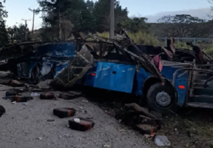 El accidente se dio cerca del recinto migratorio de los Planes de Gualaca. EFE
