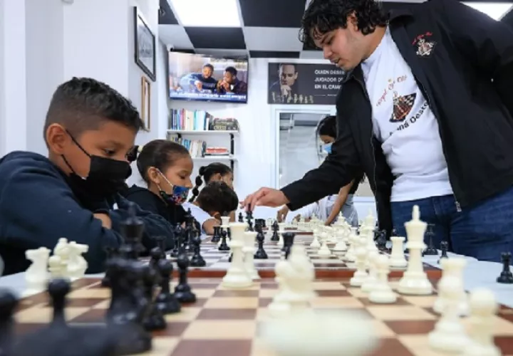 El ajedrez es una disciplina deportiva y herramienta pedagógica no convencional que apoya la labor  docente.