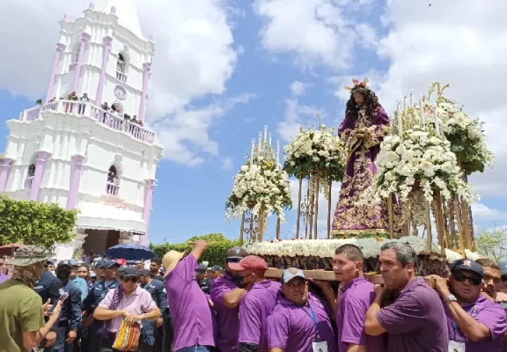Miles de fieles asistieron a Atalaya para cumplir mandas y visitar a Jesús Nazareno de Atalaya. Foto. Melquíades Vásquez.
