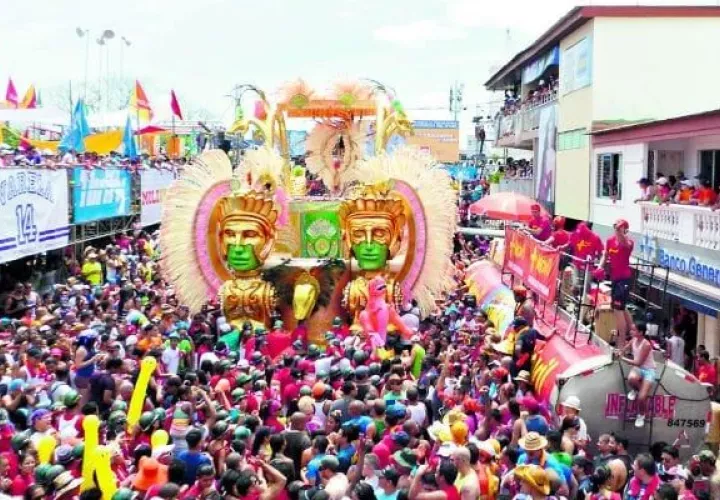 El Carnaval es la fiesta que más personas mueve en Panamá, catalogada como la fiesta del pueblo.