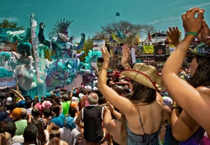 Hay ciertas precauciones que se deben tomar en cuenta a la hora de participar en el Carnaval. Foto: Archivo
