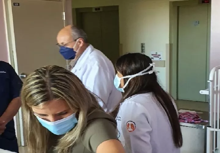 Graciela Mauad, de la Senniaf, precisó que se están haciendo contactos con familiares de los pequeños. Foto. Mayra Madrid