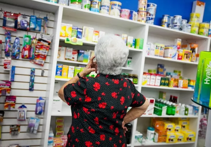 La medida ha desmejorado el abastecimiento de medicamentos en el mercado nacional. Foto: EFE