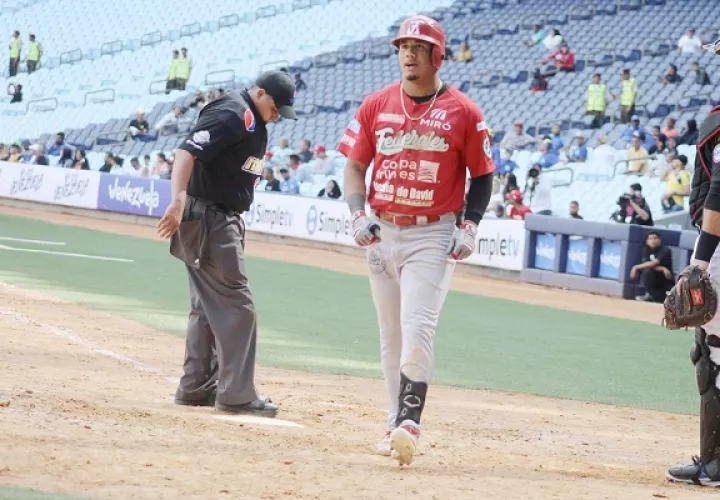 Ariel Sandoval, pegó cuadrangular. Foto: Cortesía