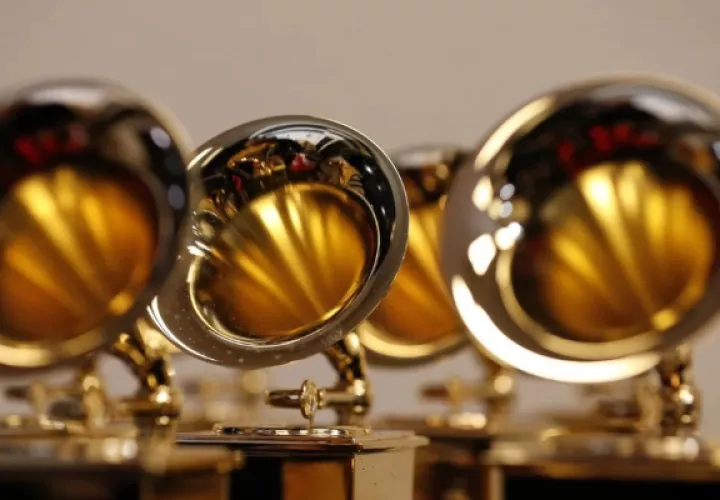Las estatuillas de la premiación. Foto: EFE