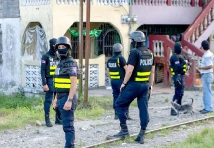 Las autoridades costarricenses y panameñas trabajan en conjunto para dar con el homicida.
