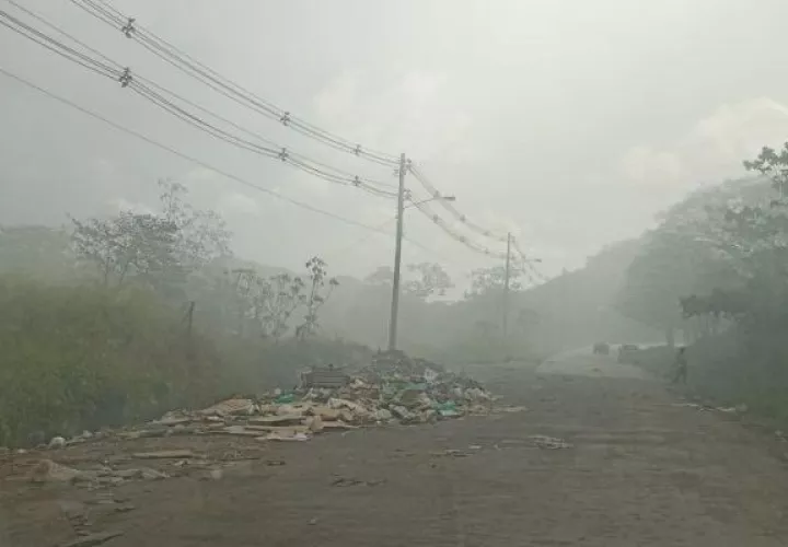 El humo que emana de Cerro Patacón en tóxico. Foto: Cortesía
