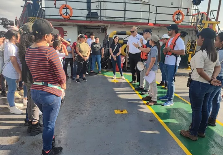 Los chicos recibieron conocimiento sobre actividades marítimas. Foto: Cortesía Arpa