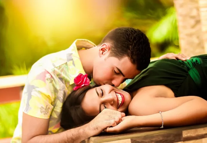 Jornadas largas de besos apasionados. Foto: Pixabay