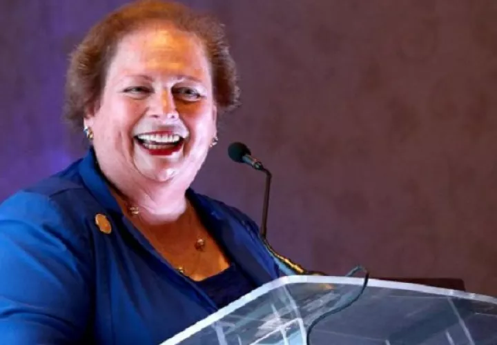 Mari Carmen atribuyó la demora de su llegada a procesos internos del senado. Foto: Cortesía