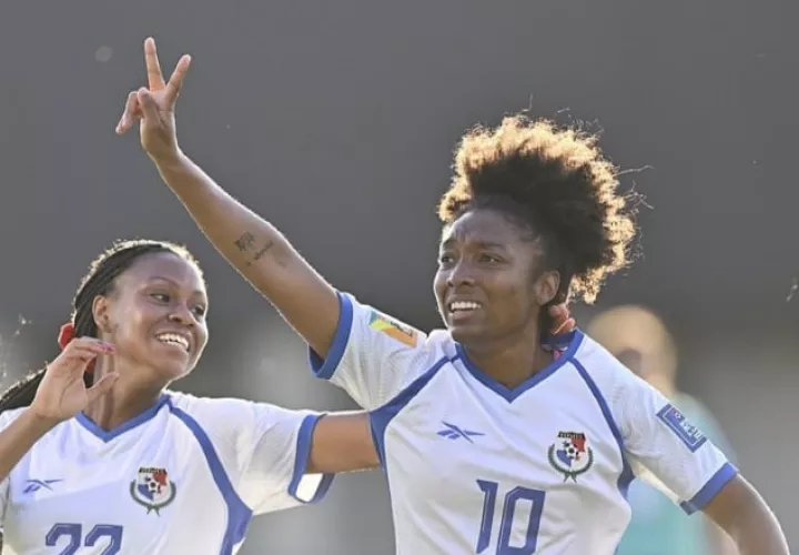 Marta Cox (10)  festeja su gol contra Papúa Nueva Guinea. Foto: Fepafut