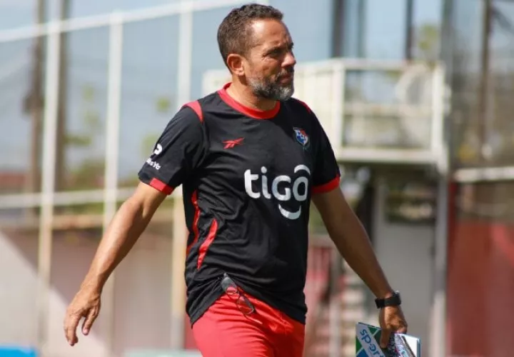 Mike Stump, técnico de la Sub-17. Foto: Fepafut