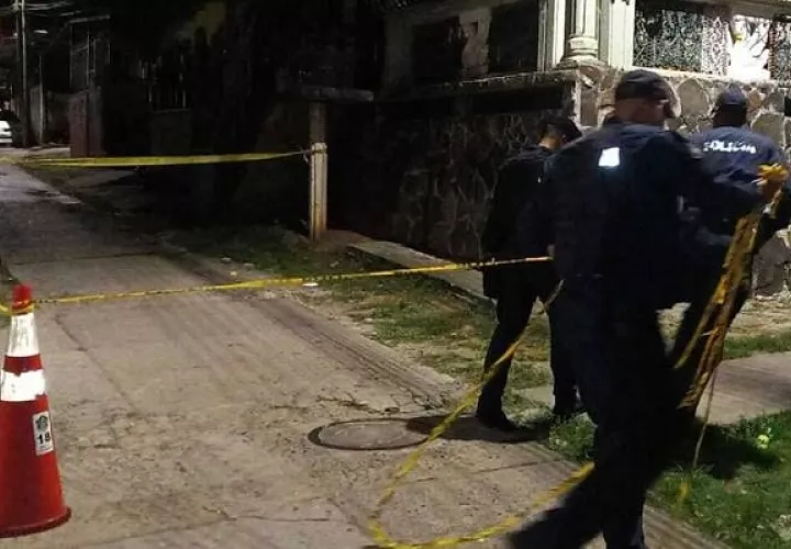 La policía se trasladó al lugar en el que ocurrió el hecho. Foto: Alexander Santamaría