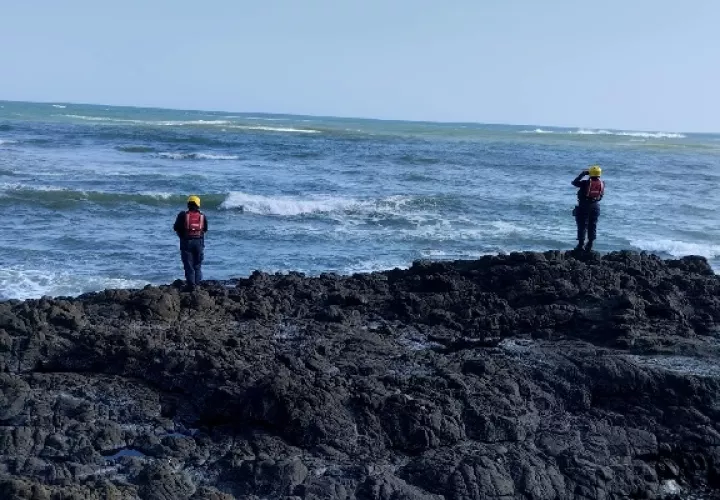 La suspensión de la búsqueda, luego de una última búsqueda aprovechando la marea baja; sin embargo, no dio resultados. Foto. Thays Domínguez