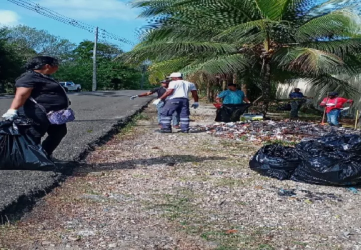 La actividad contó con el apoyo de distintas intituciones públicas. Foto / Junta Comunal de Portobelo.