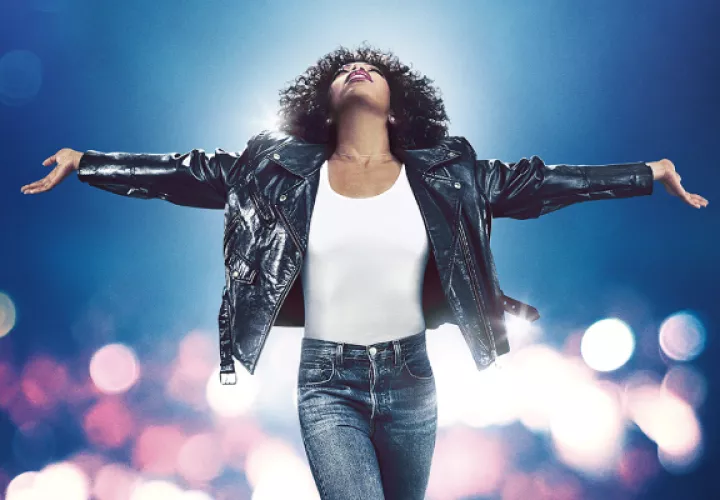 Naomi Ackie interpreta a Whitney Houston. Foto: Internet