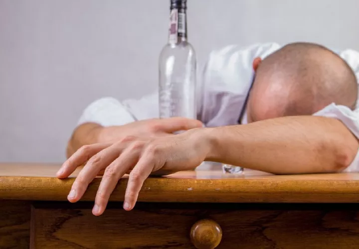 No existe un remedio fiable para quitar o prevenir la resaca, según estudios. Foto: Internet