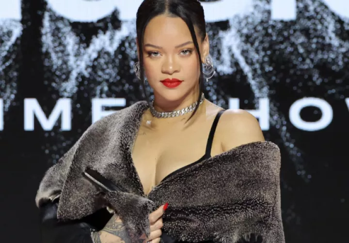 Rihanna en la rueda de prensa. Foto: Mike Coppola / Getty Images