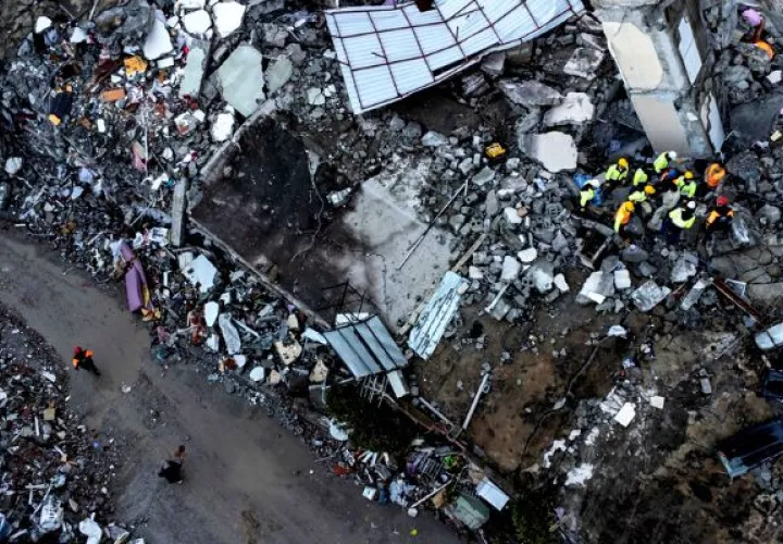 Al menos 5,000 personas han muerto y otras 25,000 han resultado heridas en Turquía y Siria. Foto: EFE
