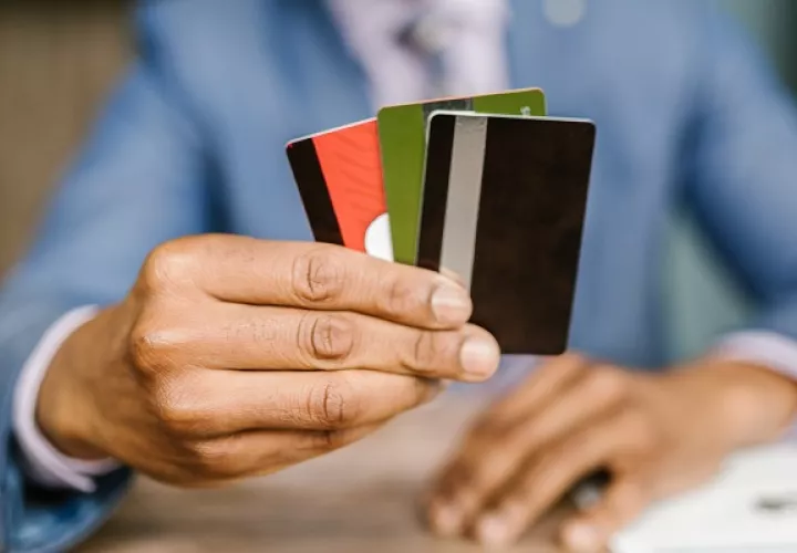 La Acodeco recomienda a los usuarios considerar algunas variables al adquirir una tarjeta de crédito. Foto: Pexels
