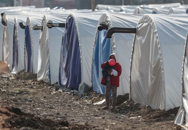 Desde el día de los terremotos, casi dos millones de personas sobreviven en tiendas de campaña. Foto: EFE