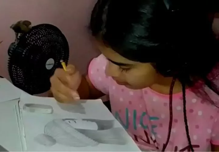 Migdalia, una niña con altas capacidades cognitiva, que desafía su inteligencias y su propia edad. Foto: Cortesía