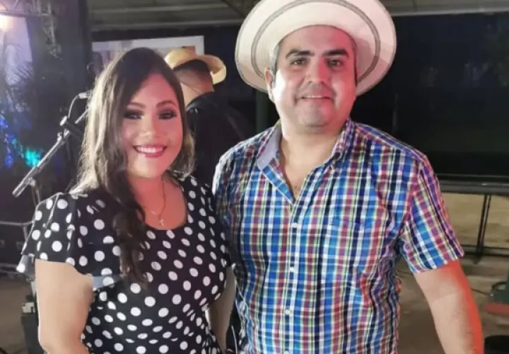 Angélica de la Cruz y Jhonathan Chávez. Foto: Instagram / @angelik1556
