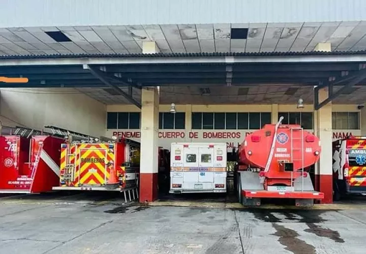 Los bomberos, durante la huelga solo se atenderán incendios de inmuebles, más no así otras atenciones de urgencias como accidentes de tránsito. Foto. Thays Domínguez