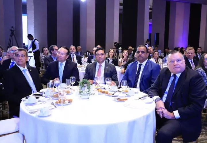 Los desembolsos de mayor relevancia en el balance son los préstamos locales, con un 68% del total de las operaciones crediticias.