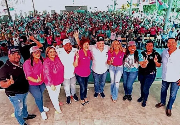Martinelli y Abrego piden voto al 2. Foto: Cortesía