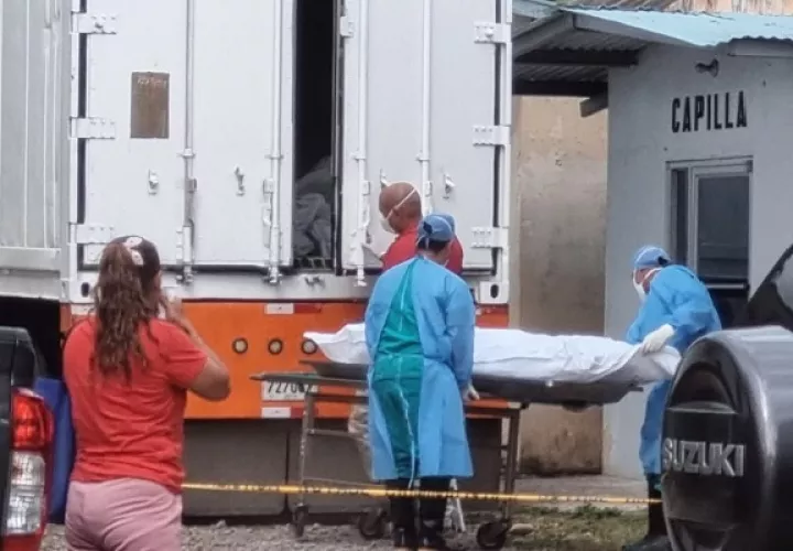 El Ministerio Público y el Instituto de Medicina Legal y Ciencias Forenses iniciaron la entrega de los cuerpos. Foto. Mayra Madrid