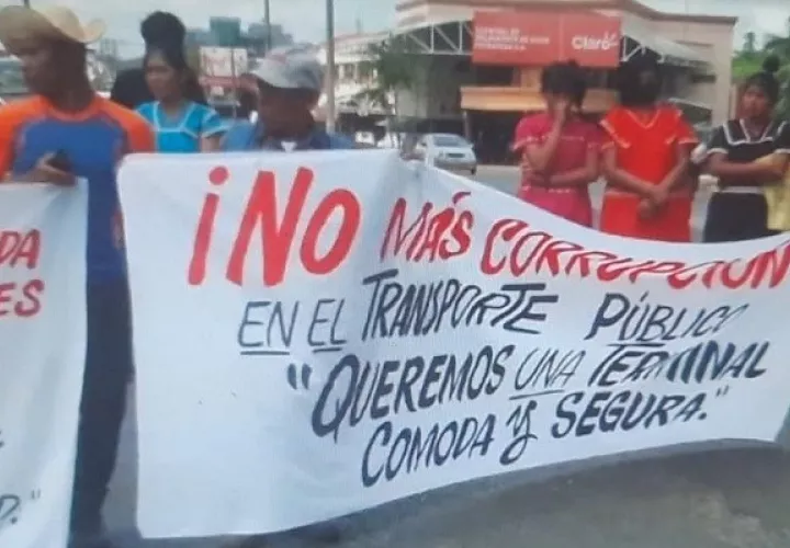 También denunciaron que la terminal de transporte de David está llena de basura y con baños en mal estado. Foto: Mayra Madrid